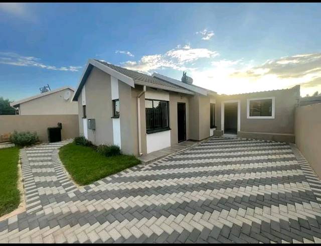 2 BEDROOM HOUSE FOR SALE IN SKY CITY